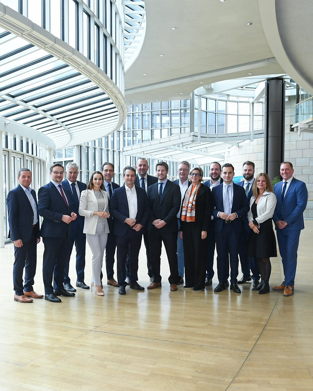 PM: AfD-Landtagsfraktion NRW empfängt Wiener FPÖ-Delegation – Schulterschluss der Patrioten 1 Gruppenfoto AfD Fraktion FPOe 4 5